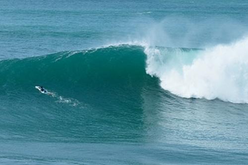 Imbituba, conhecida por suas grandes ondas, recebe pela primeira vez o Sul-americano da modalidade / Foto: Divulgação / CBCa